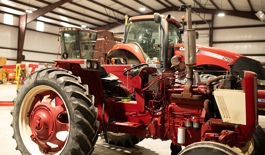 CASE IH Tractor Service